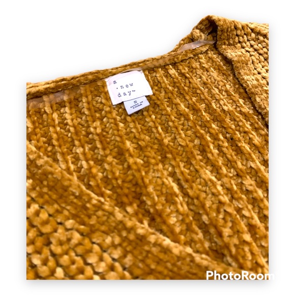 A New Day Sweater, Turtleneck, and T-Shirt Bundle - Picture 4 of 16